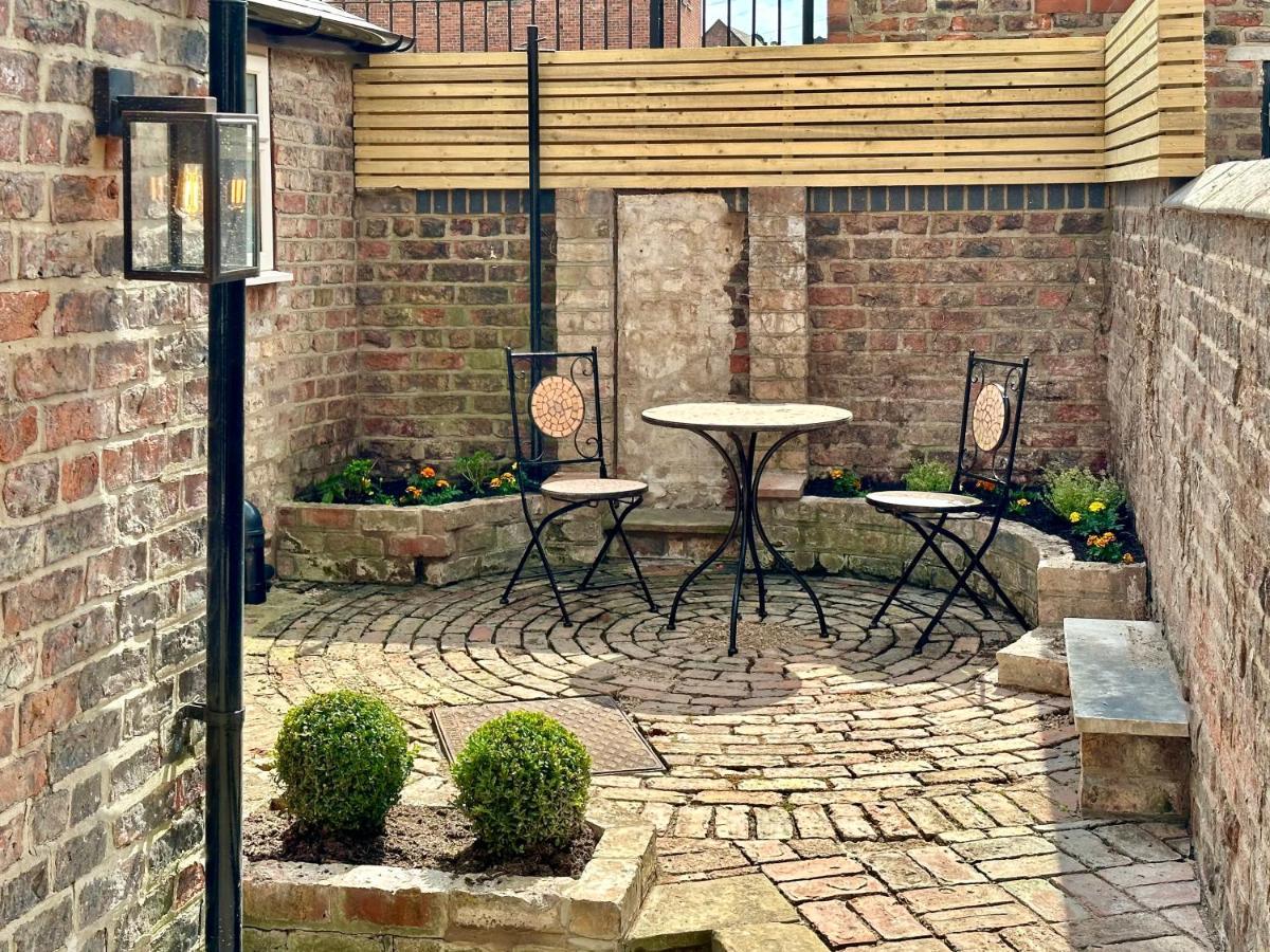 Guildhall Garden York Bagian luar foto